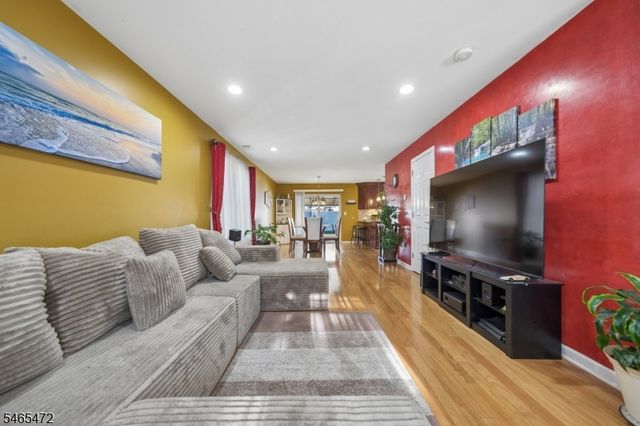 1017 Spruce St, Roselle Boro, NJ 07203