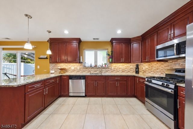 1017 Spruce St, Roselle Boro, NJ 07203