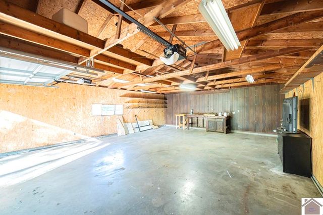 6545 Clinton Road, Paducah, KY 42001