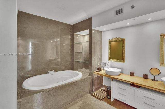 450 Alton Rd 2604, Miami Beach, FL 33139