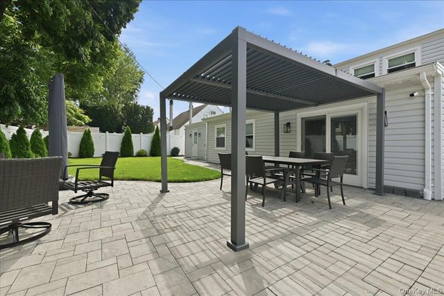 23 Needle Lane, Levittown, NY 11756