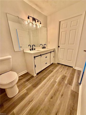 720 Anchor Bay CV, Newport News, VA 23602