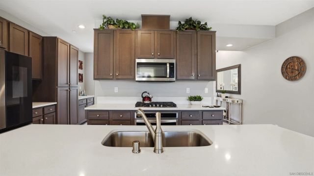 1218 Idanan Rd, Chula Vista, CA 91913