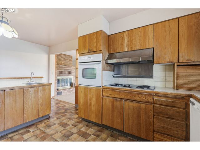 16016 S Forsythe Rd, Oregon City, OR 97045