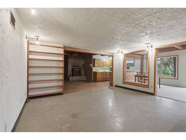 16016 S Forsythe Rd, Oregon City, OR 97045