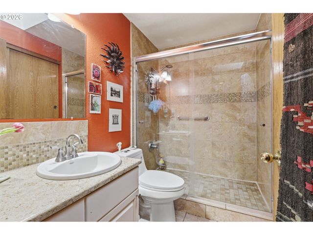 16016 S Forsythe Rd, Oregon City, OR 97045