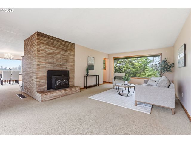 16016 S Forsythe Rd, Oregon City, OR 97045