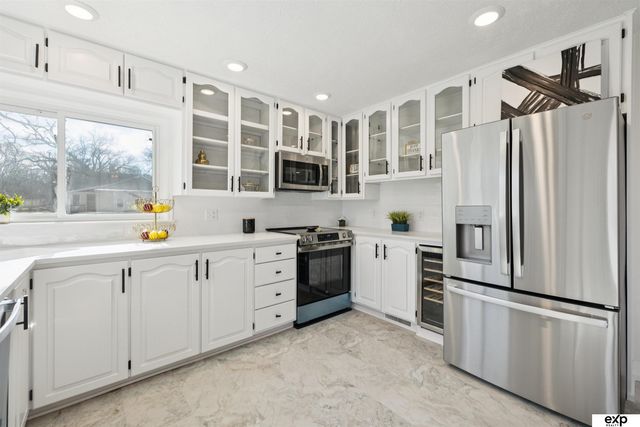 517 Bellevue Blvd Boulevard N, Bellevue, NE 68005