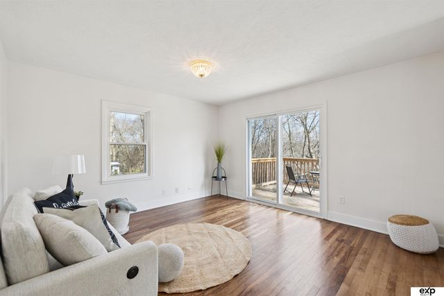 517 Bellevue Blvd Boulevard N, Bellevue, NE 68005