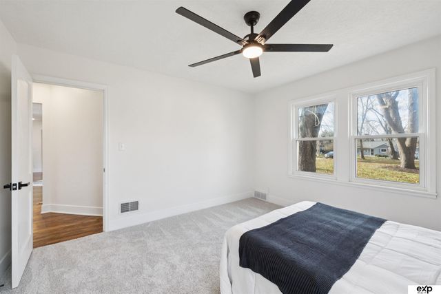 517 Bellevue Blvd Boulevard N, Bellevue, NE 68005