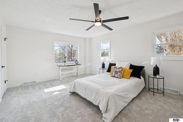 517 Bellevue Blvd Boulevard N, Bellevue, NE 68005