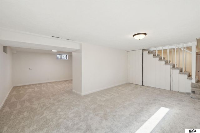 517 Bellevue Blvd Boulevard N, Bellevue, NE 68005