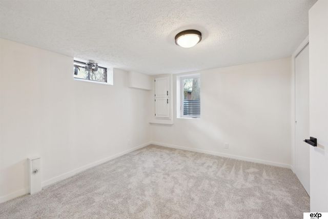 517 Bellevue Blvd Boulevard N, Bellevue, NE 68005