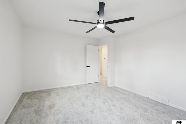 517 Bellevue Blvd Boulevard N, Bellevue, NE 68005