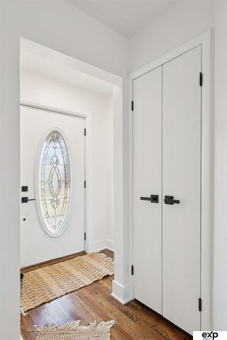 517 Bellevue Blvd Boulevard N, Bellevue, NE 68005