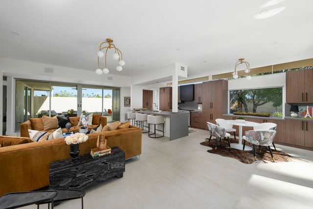 139 Desert Lakes Drive, Palm Springs, CA 92264