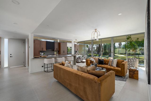 139 Desert Lakes Drive, Palm Springs, CA 92264