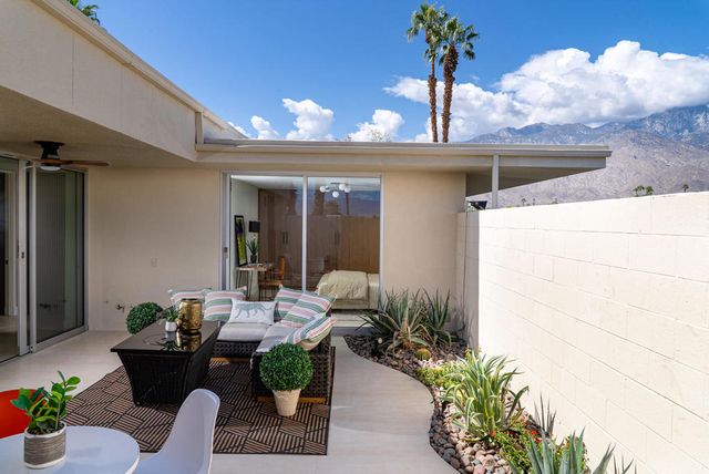 139 Desert Lakes Drive, Palm Springs, CA 92264