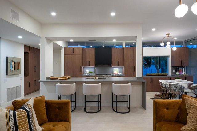 139 Desert Lakes Drive, Palm Springs, CA 92264