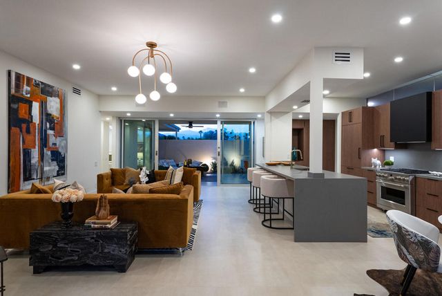 139 Desert Lakes Drive, Palm Springs, CA 92264