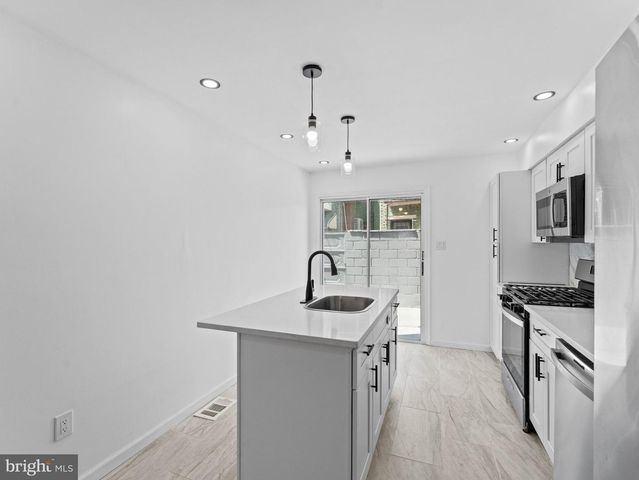 2040 NORWOOD ST, Philadelphia, PA 19145