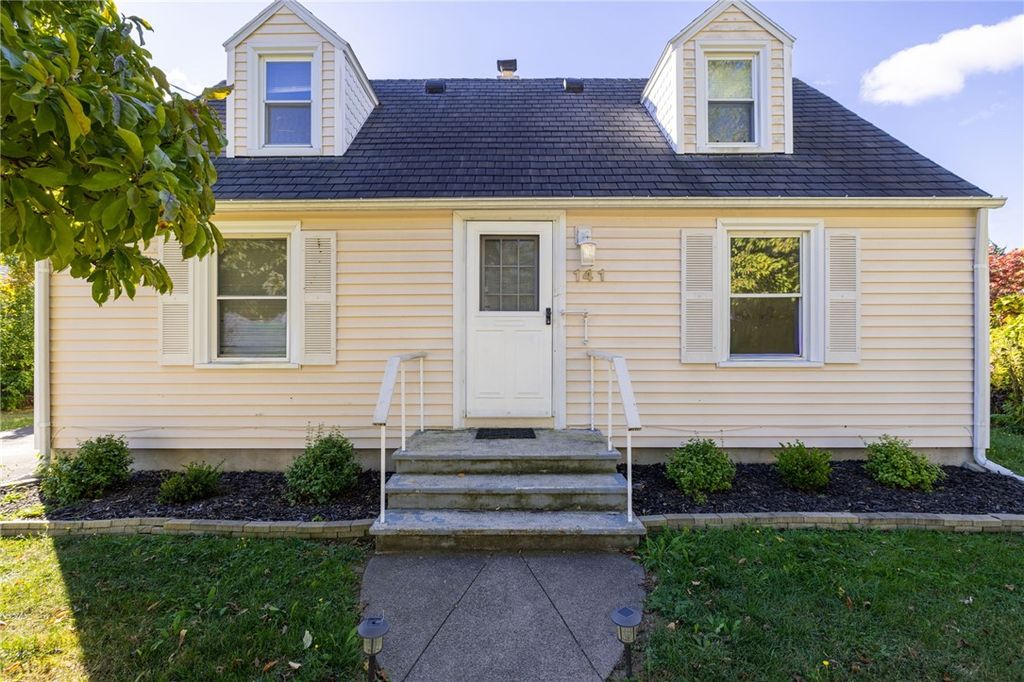 141 Auburn Avenue, Gates, NY 14606