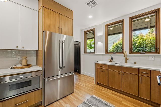 2451 Ashby Ave, Berkeley, CA 94705