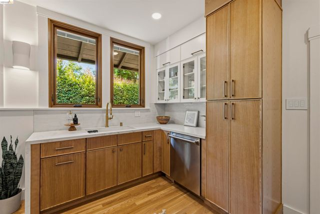 2451 Ashby Ave, Berkeley, CA 94705