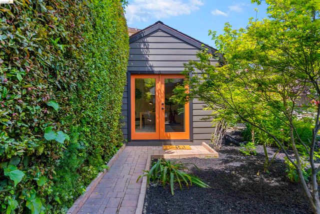 2451 Ashby Ave, Berkeley, CA 94705