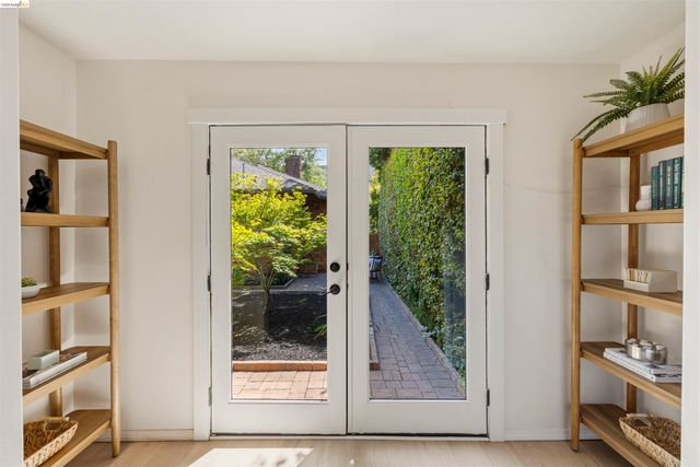 2451 Ashby Ave, Berkeley, CA 94705