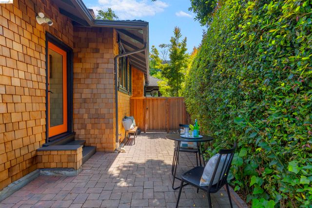 2451 Ashby Ave, Berkeley, CA 94705