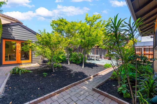 2451 Ashby Ave, Berkeley, CA 94705