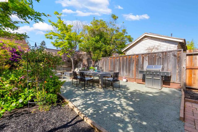 2451 Ashby Ave, Berkeley, CA 94705