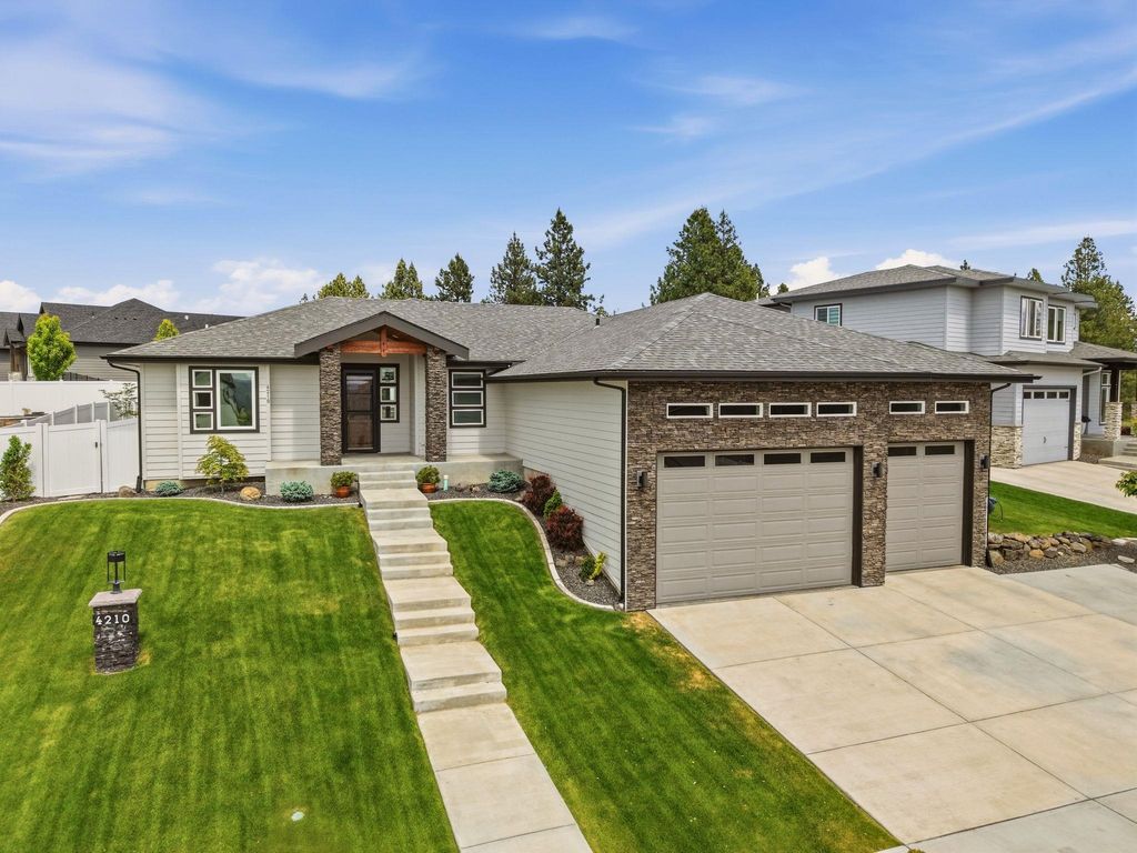 4210 W Pine Cliff Dr, Spokane, WA 99208 photo 2