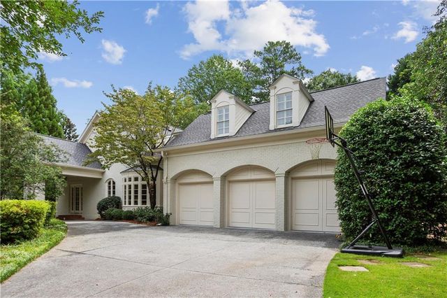 82 Blackland NW Road, Atlanta, GA 30342