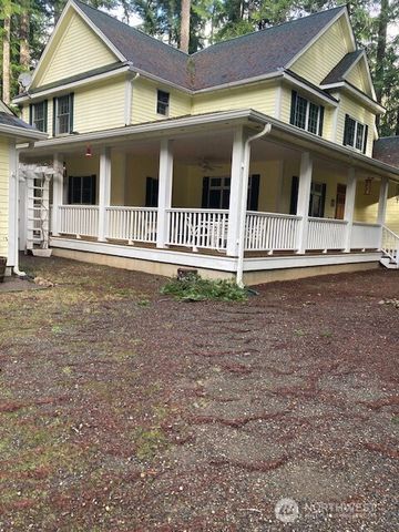 950 N Potlatch Drive, Hoodsport, WA 98548