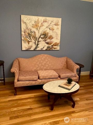 950 N Potlatch Drive, Hoodsport, WA 98548