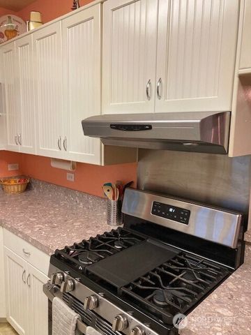 950 N Potlatch Drive, Hoodsport, WA 98548