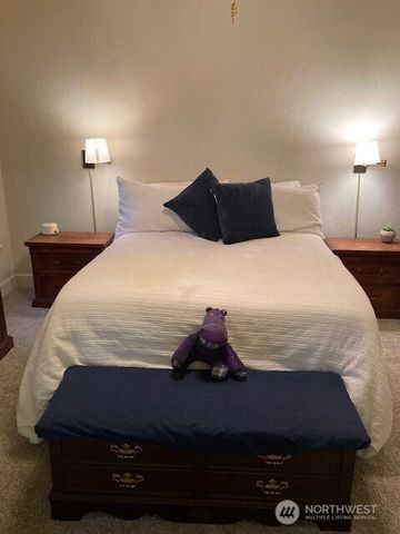 950 N Potlatch Drive, Hoodsport, WA 98548