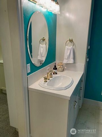 950 N Potlatch Drive, Hoodsport, WA 98548