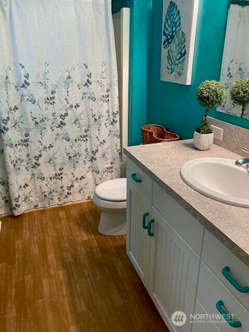 950 N Potlatch Drive, Hoodsport, WA 98548