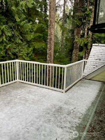 950 N Potlatch Drive, Hoodsport, WA 98548