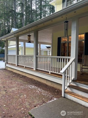 950 N Potlatch Drive, Hoodsport, WA 98548