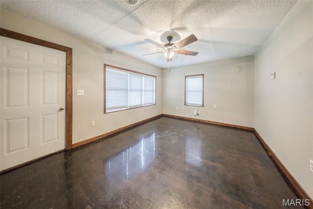 100 E 6th Street, Dixon, MO 65459