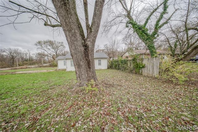 100 E 6th Street, Dixon, MO 65459