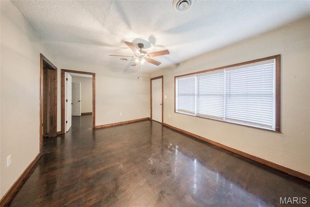 100 E 6th Street, Dixon, MO 65459