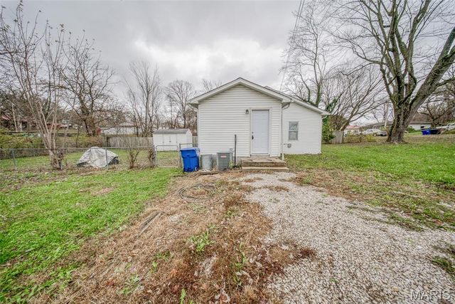 100 E 6th Street, Dixon, MO 65459