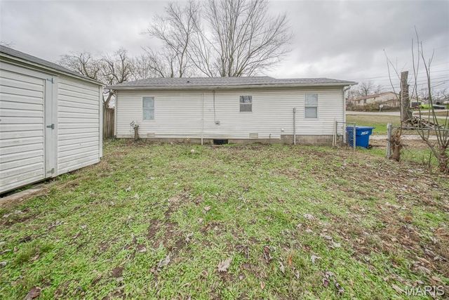 100 E 6th Street, Dixon, MO 65459
