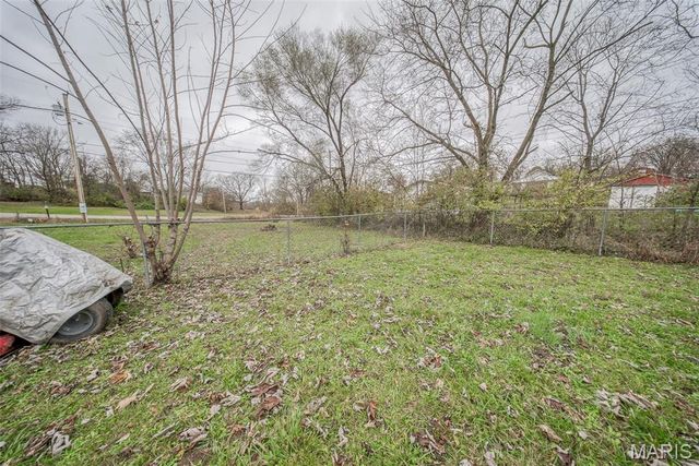 100 E 6th Street, Dixon, MO 65459