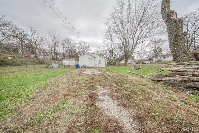 100 E 6th Street, Dixon, MO 65459